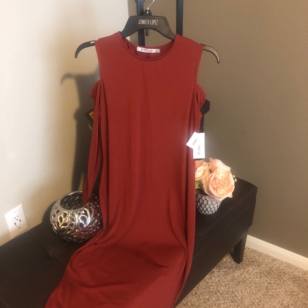 Dresses - Picture 2 of 3